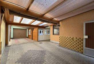 Große Garageneinfahrt