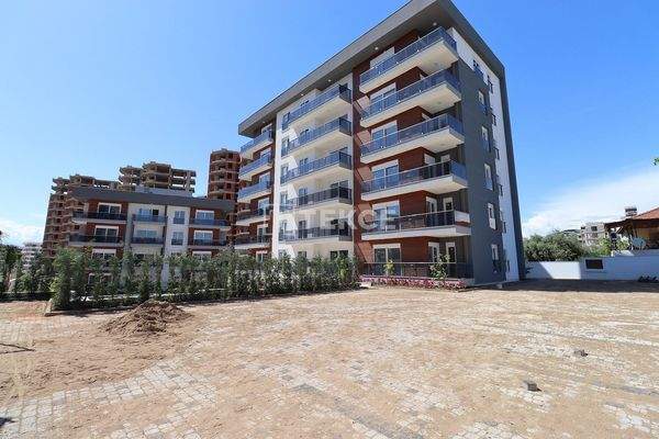 Flats near Arterial Road for sale in Antalya Altintas