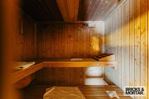 Sauna mit Zugang durchs Schlafzimmer