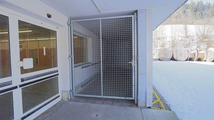 Vergittertes Außenlager