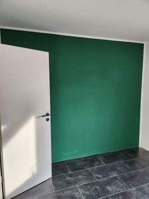 Zimmer mit Balkon.jpg