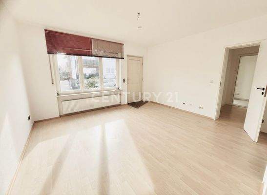 Arbeits-/Schlaf-/Gästezimmer