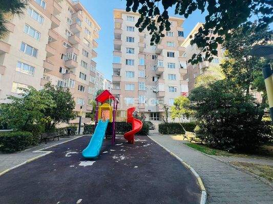 Apartment within Complex Near Metrobüs in İstanbul Üsküdar
