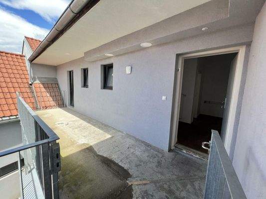 20220705_095612729_iOS