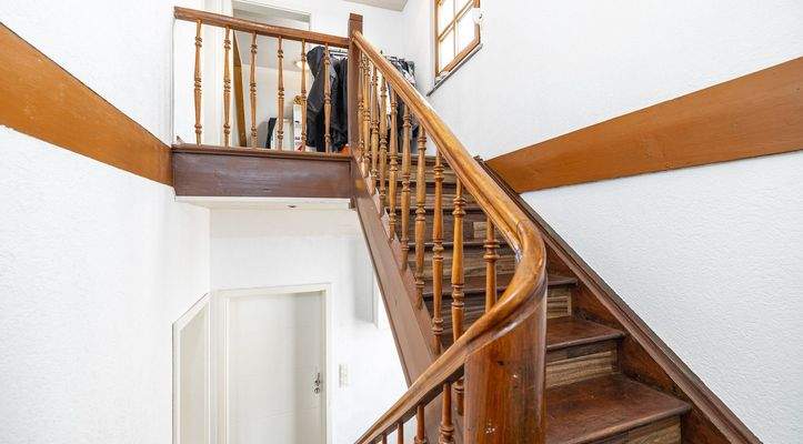 Treppenhaus 1.OG zum 2.OG