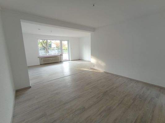 Burgwedeler Str. 42 Großer Raum Foto 2.jpg