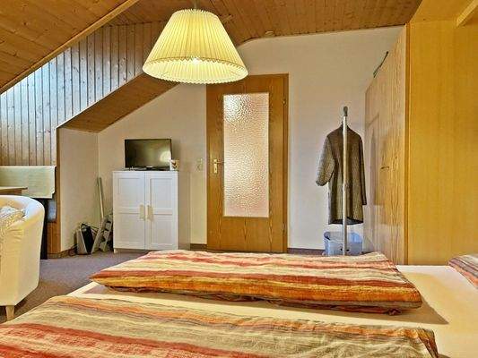 Wohn- und Schlafbereich - Weitwinkel.jpg