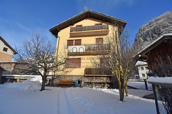 Freistehendes Haus mit Garten, Garage und Keller in Predazzo - Trentino / Südtirol