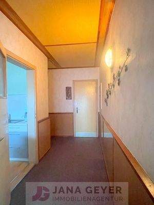 EG - Flur, Richtung Küche, Keller, Wohnzimmer