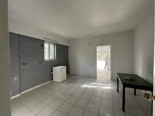 Kreta, Platanes: Hotel in Strandnähe zum Verkauf