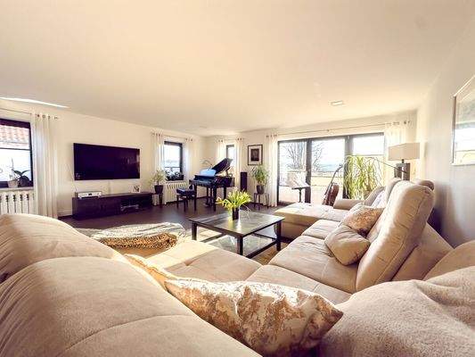  Und Platz für eine große Sofalandschaft