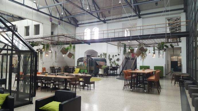 Gemeinsam genutztes Forum, Mittagessen