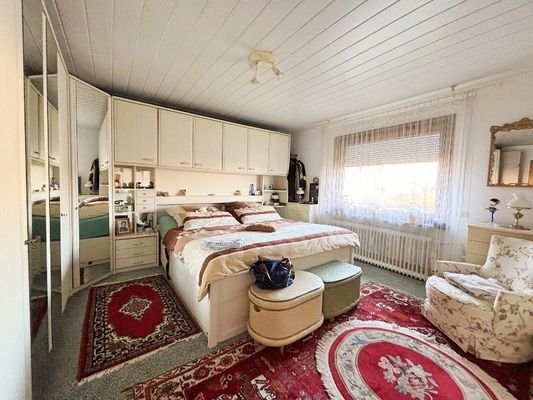 Eltern-Schlafzimmer.jpg