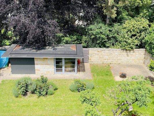 Gartenhaus mit Terrasse