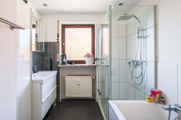 modernisiertes Badezimmer Ansicht 2