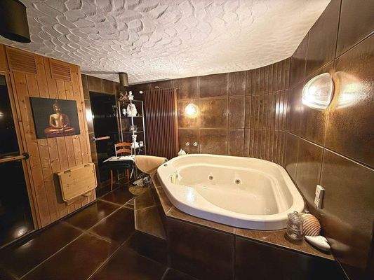 Spa mit Sauna, Dampfsauna und Whirlpool