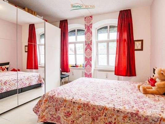 Geräumiges Schlafzimmer