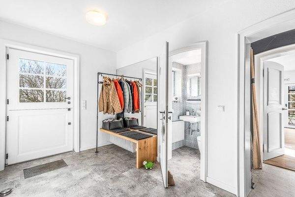 Eingangsbereich mit Gäste-WC