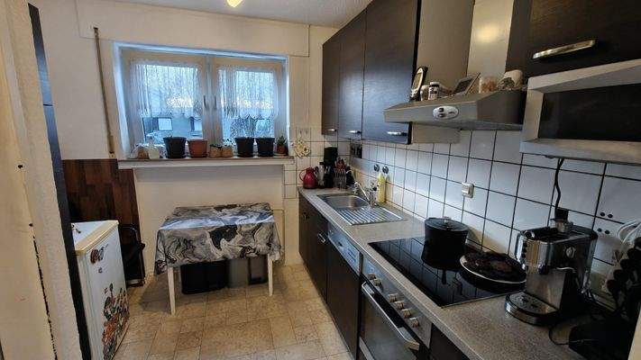 Küche mit Abstellraum