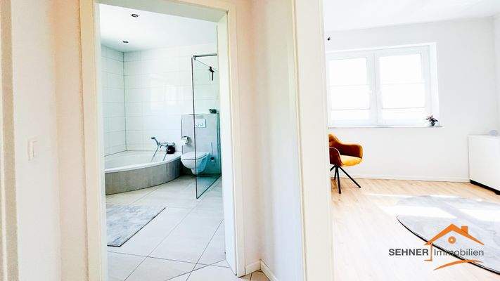 Wohnung im gleichen Haus, sehr ähnl. Ausstattung