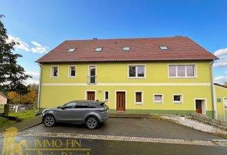 Straßenansicht Hauszugang (O)