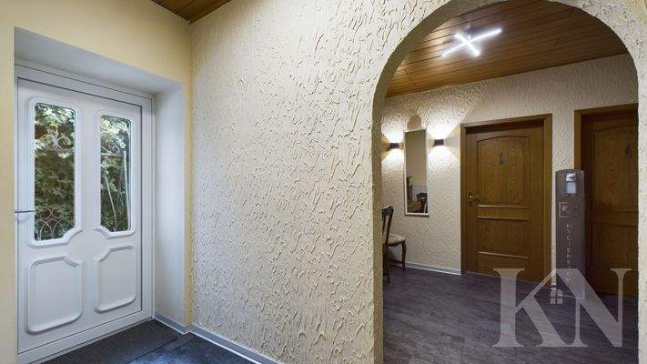 Flur zur Außenanlage & den Toiletten