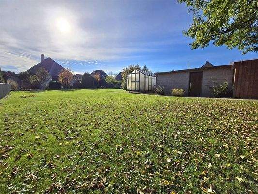 weitläufiger Garten Haus Wilster