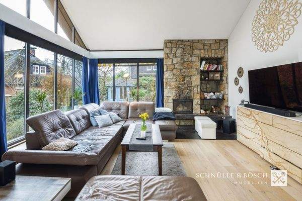 Gemeinsam den Abend am Kamin genießen