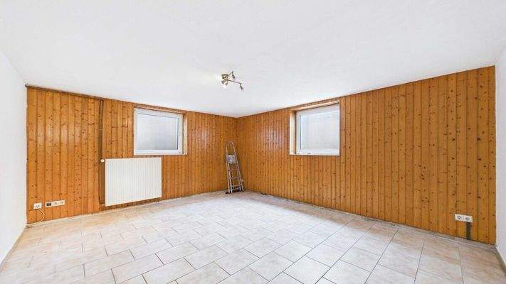 Großer Hobbyraum im KG