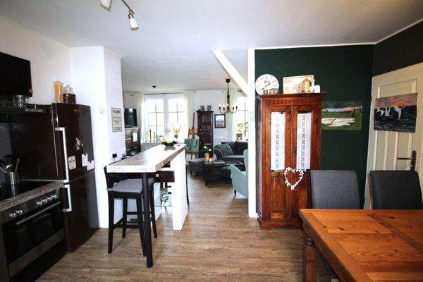 Küchen- und Esszimmerbereich