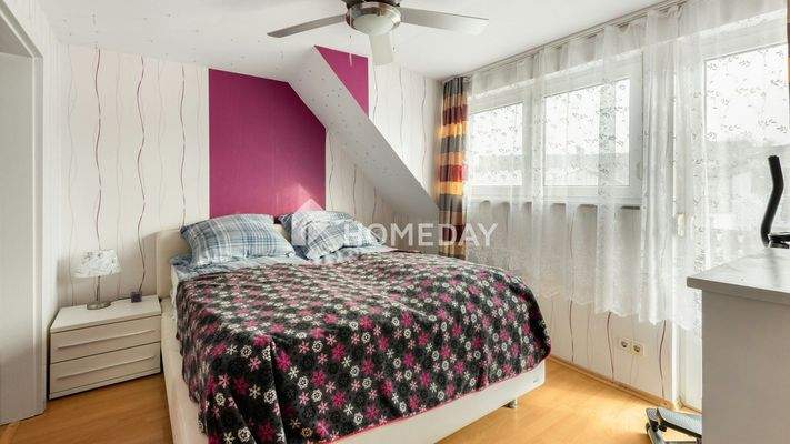 1. OG Schlafzimmer 1 1