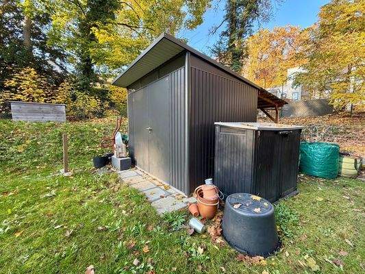 Gartenhaus mit Fahrradcarport