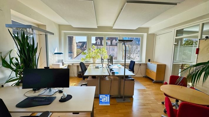 Büro 4