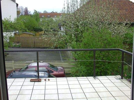 Balkontür mit Sicht auf Balkon