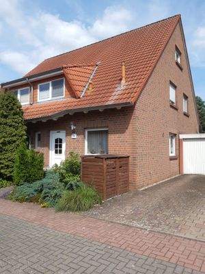 Seitenansicht mit Stellplatz