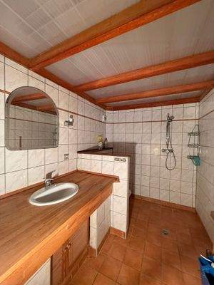 Ehemalige Büroräume/Badezimmer