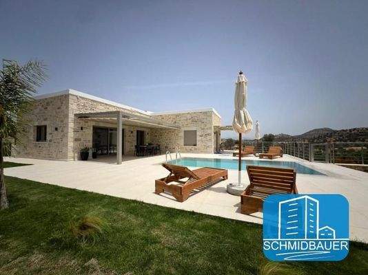 Kreta, Sivas: Moderne Villa umgeben von Olivenbäumen zum Verkauf