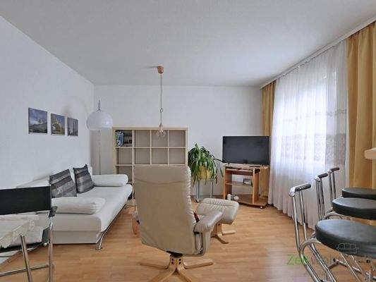 Wohnzimmer, Couch, Sessel, TV