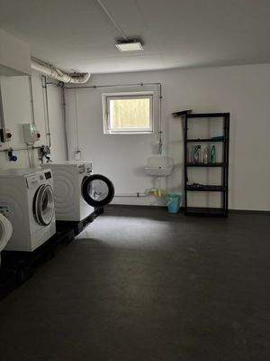 Gemeinschaft-Waschraum