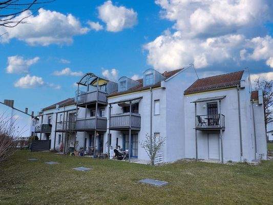 Wohnanlage mit Garten