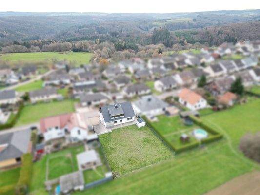 Kernsaniertes 2-3 Familienhaus zum Vollenden in Mettlach