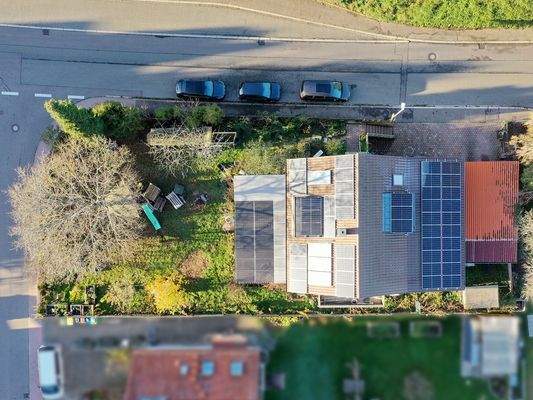 Grundstück mit Garten und Haus