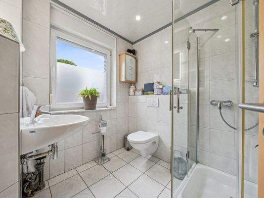 Badezimmer im Erdgeschoss