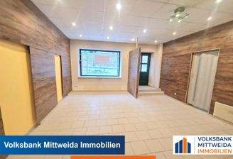 Eingangsbereich + Gewerbefläche