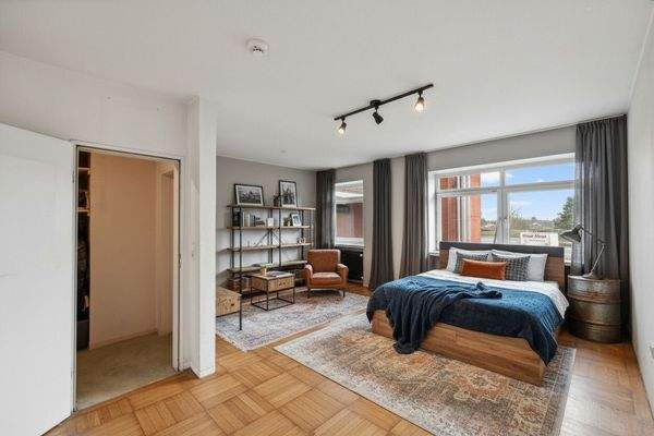 Schlafzimmer KI eingerichtet