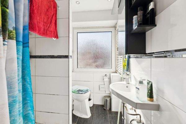 Badezimmer OG Altbau