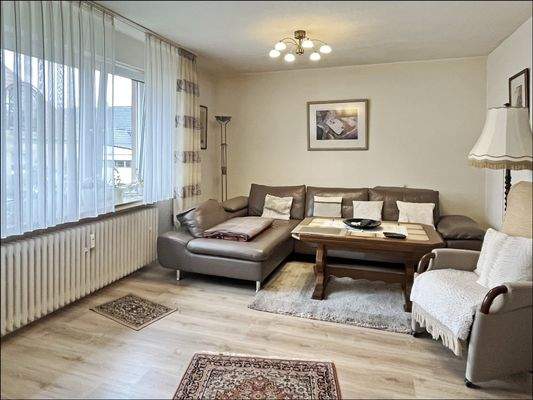 Großes Wohnzimmer im EG