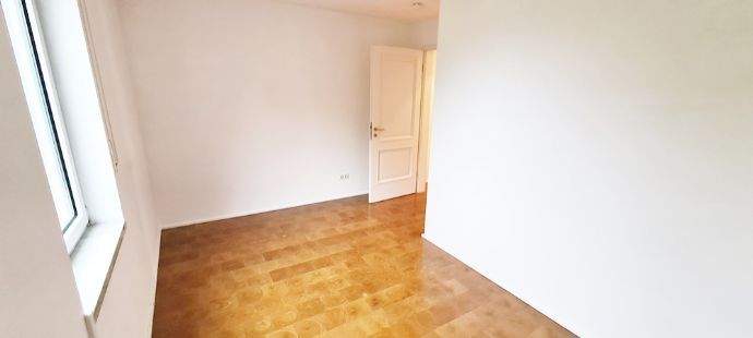 2. Schlafzimmer / Büro 