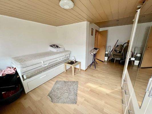 Kinderzimmer/Büro (OG)