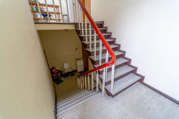 Hausflur + Treppenhaus